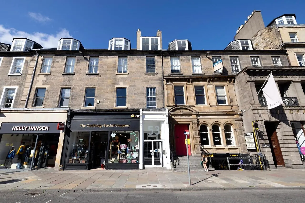 Joivy Inviting Flat At The Heart Of Edinburgh Apartment